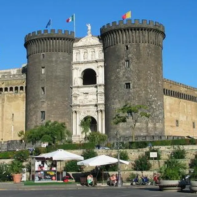 Maschio Angioino, Napoli